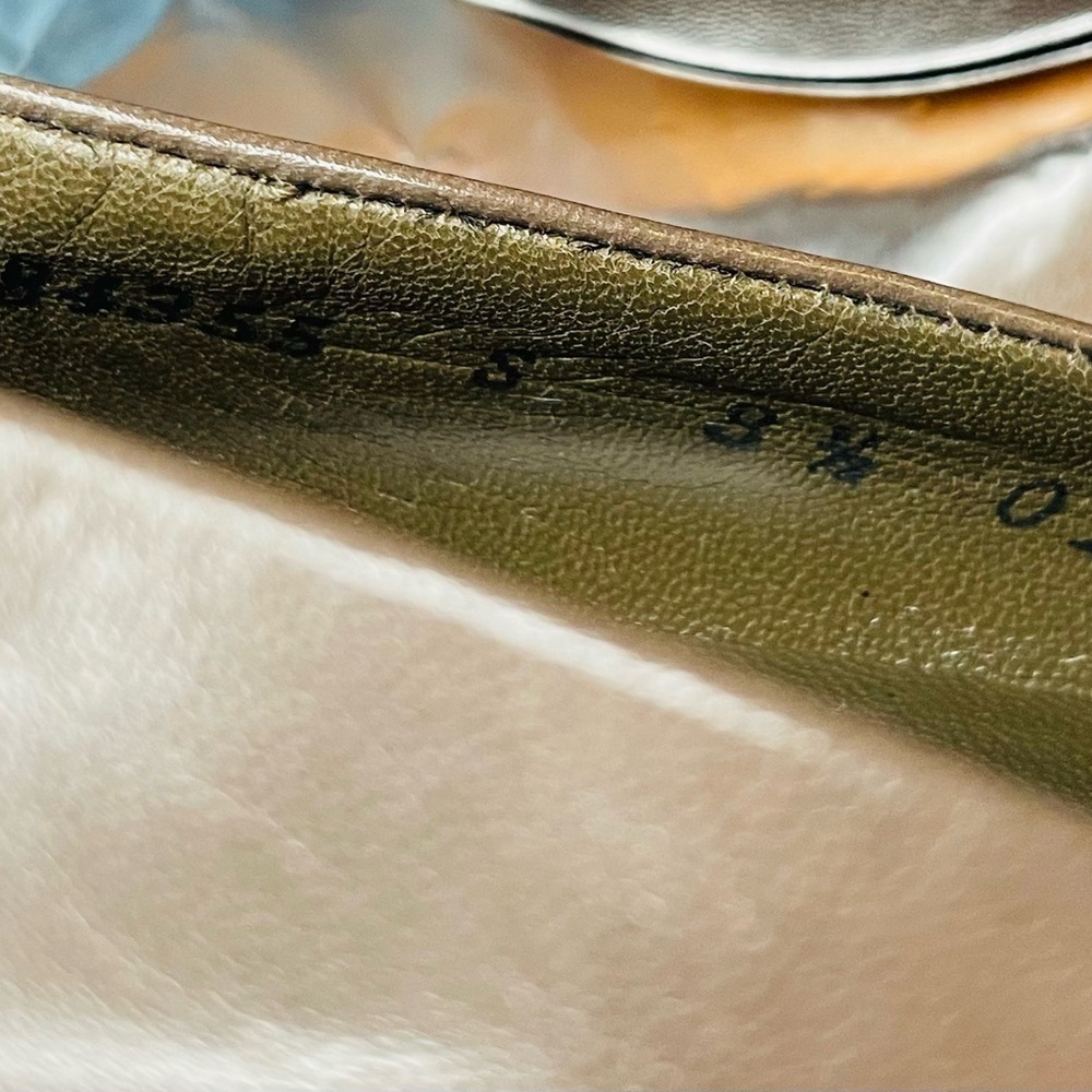 VINTAGE NWOT Yves Saint Laurent Taupe Leather Pumps - Picture 9 of 14